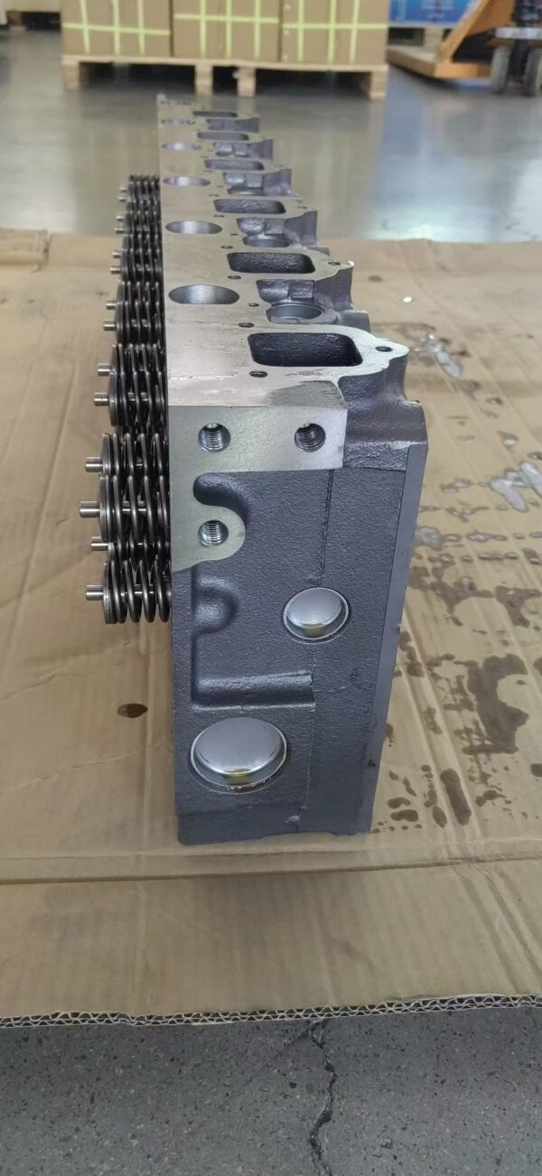 ⁦YuChai L3000 cylinder head assembly⁩ - الصورة ⁦4⁩