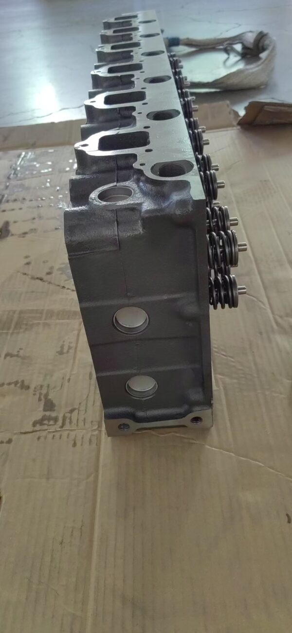 ⁦YuChai L3000 cylinder head assembly⁩ - الصورة ⁦7⁩